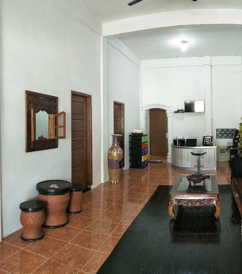 Kana Hasya Homestay "Rumoh Jamee" Meulaboh Экстерьер фото